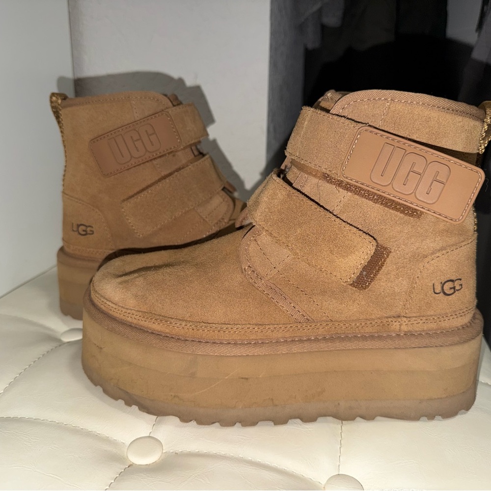 UGG Women's chestnut Suede Platform Boots